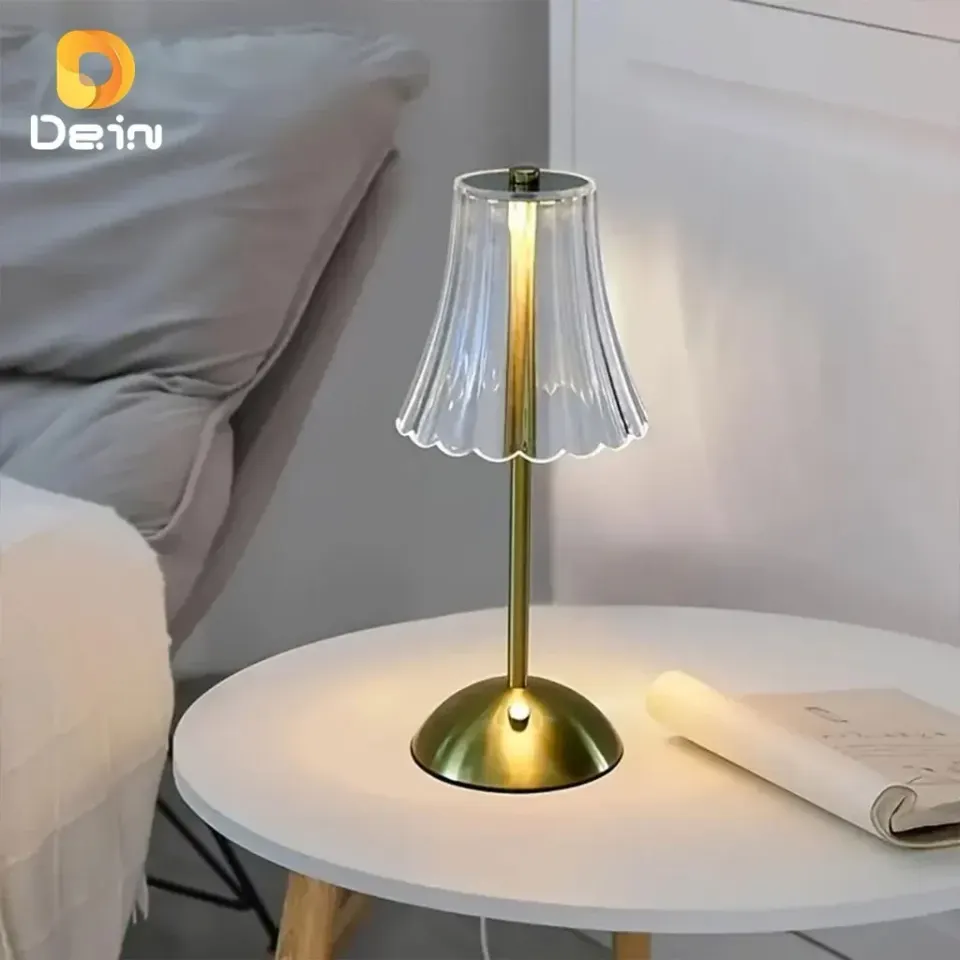 Luminária Retrô de Mesa LED Recarregável com Cúpula Transparente e Controle por Toque Dourada, foto 6
